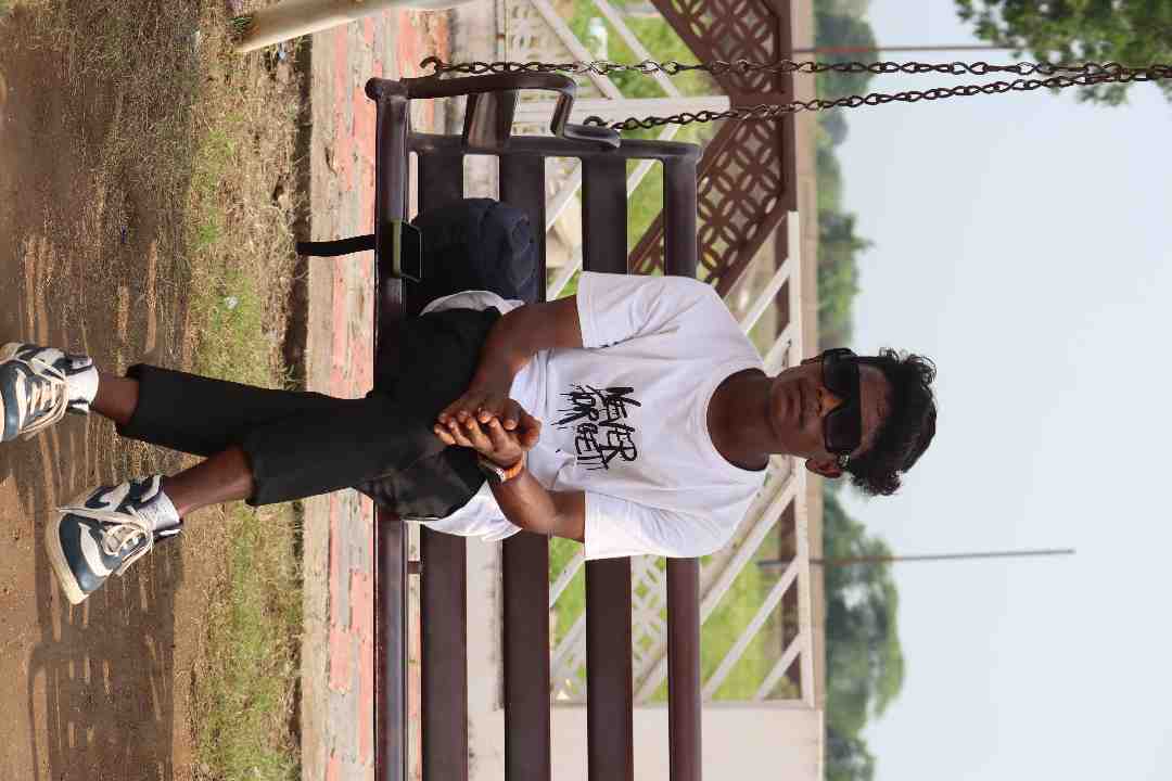 Ghis