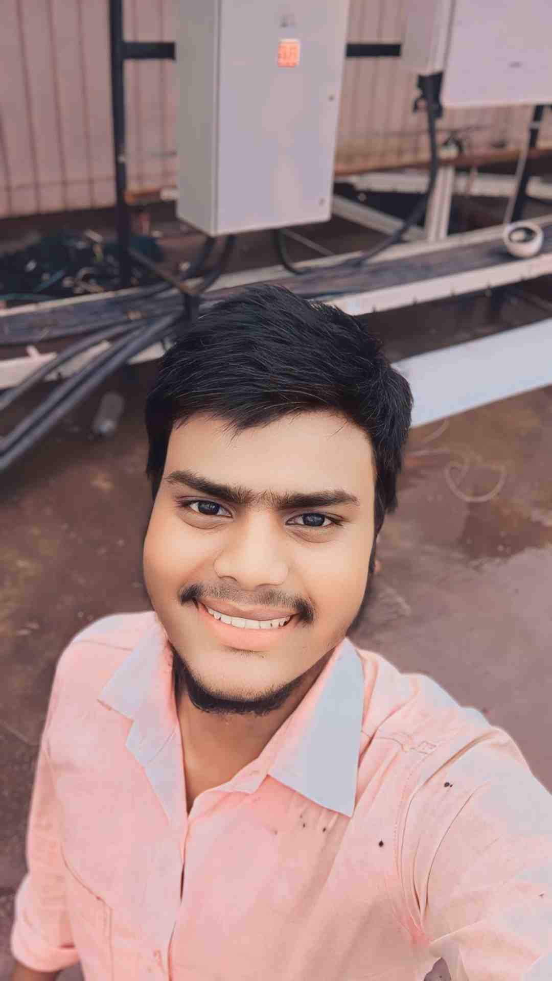Kundan Nishad
UP 52 
Devriya