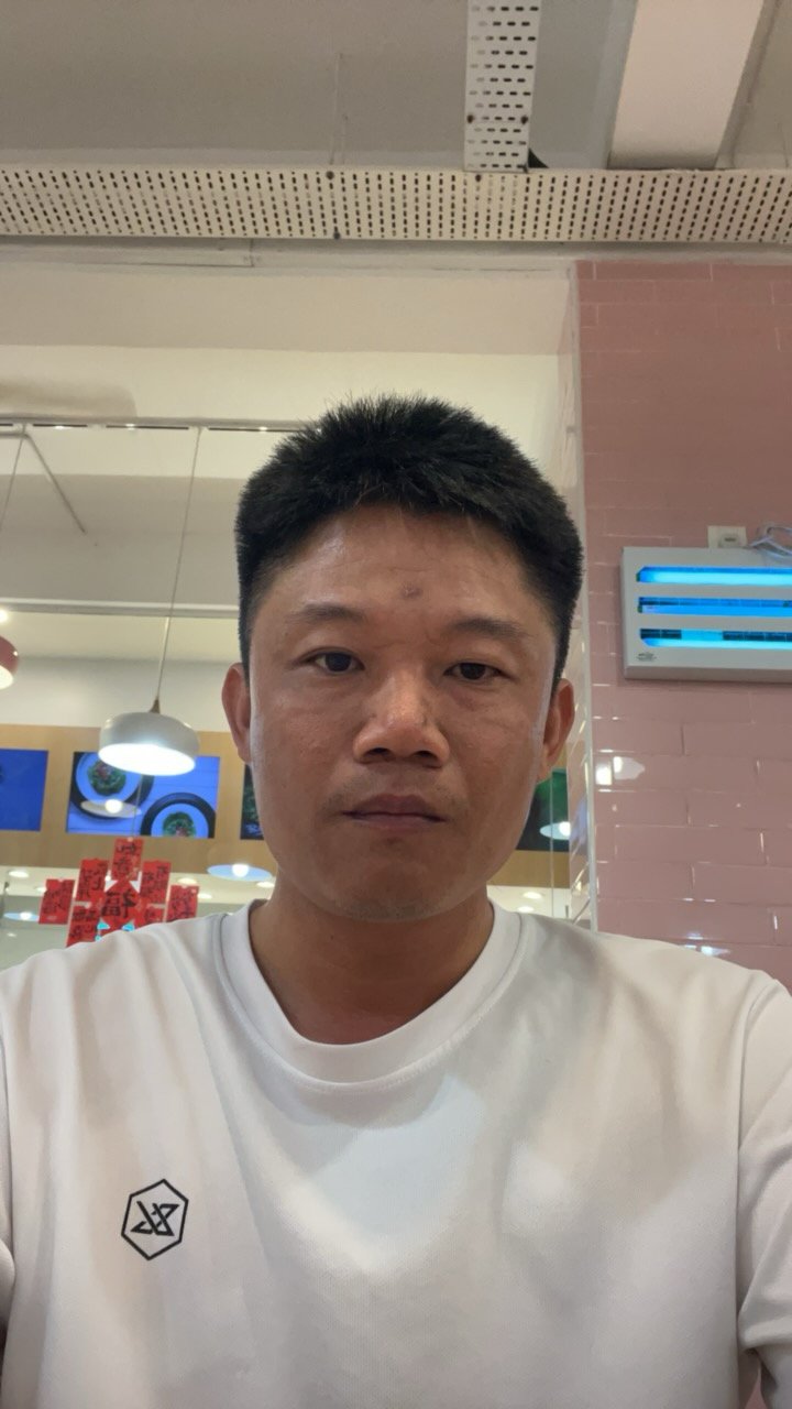 Leong yen Chow