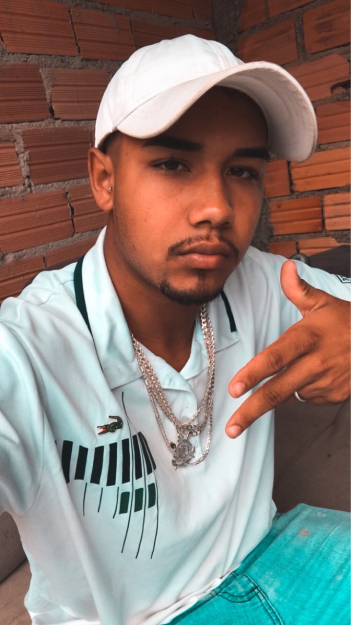 De Oliveira Moreira Guilherme